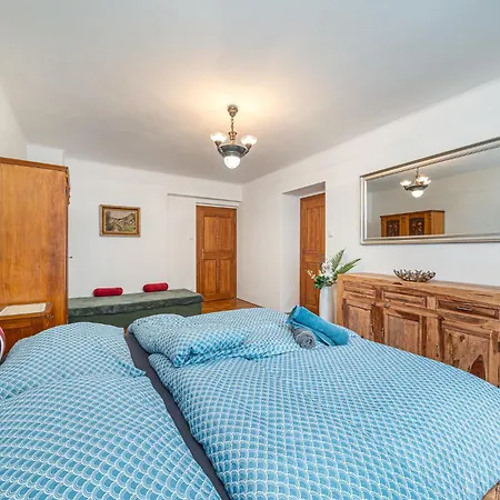 Central Apartment *