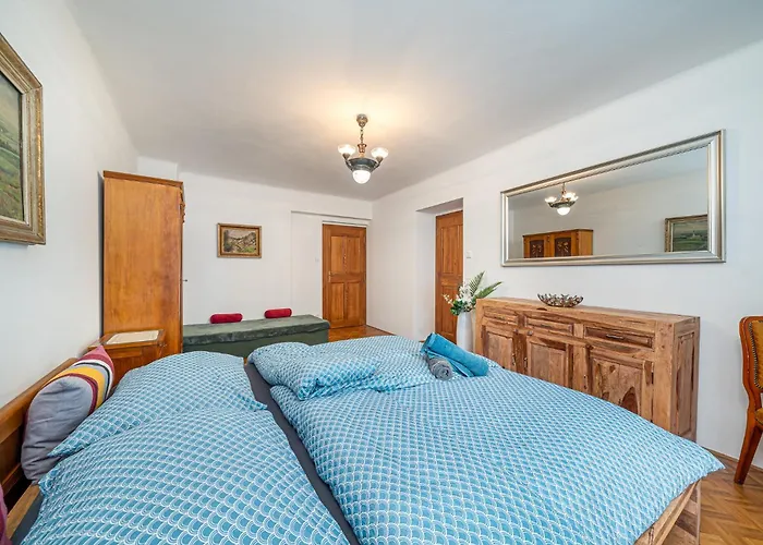 Central Apartment *